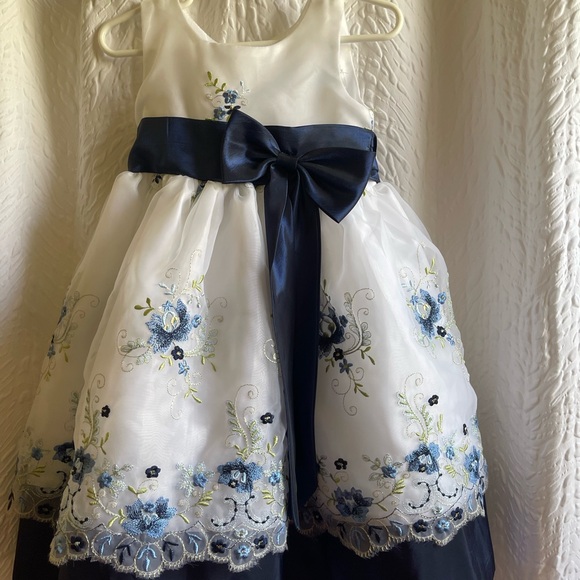 Navy Embroidered Organza Dress w/ Taffeta Waistband & Bow size 3T - Picture 1 of 3